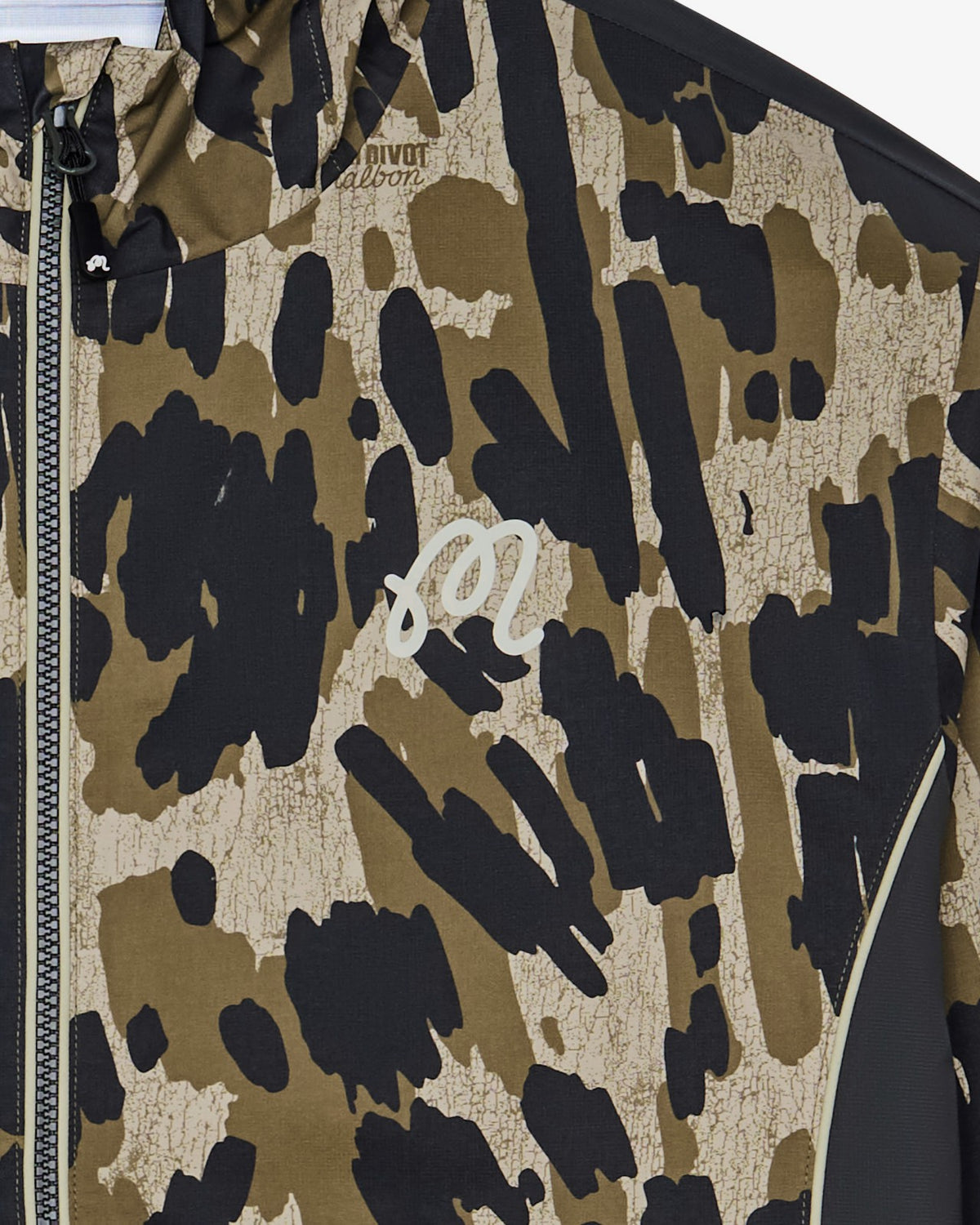 Malbon Tour Divot Camo Rain Jacket - Bark Camo